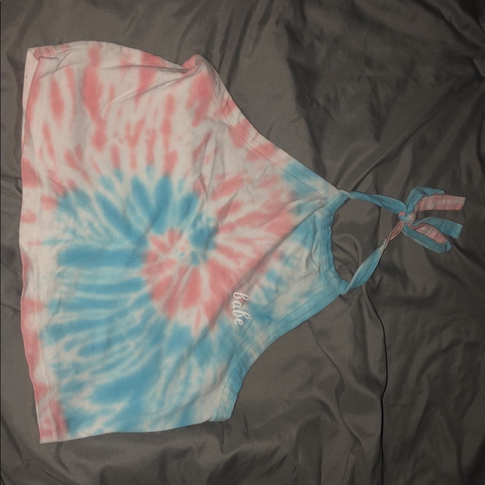 Neck tie crop top